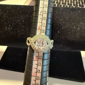Stunning Silver Women's Infinity Ring